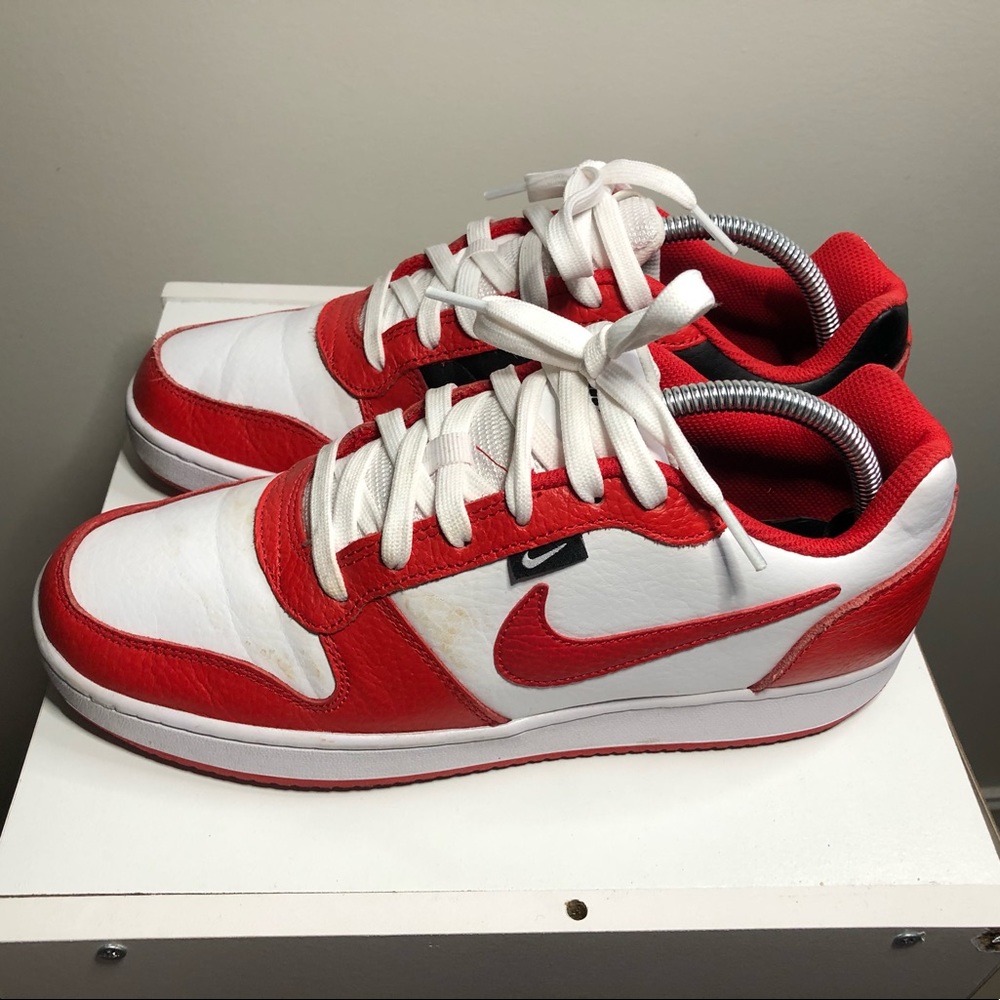 Nike shoes sneakers size 8.5